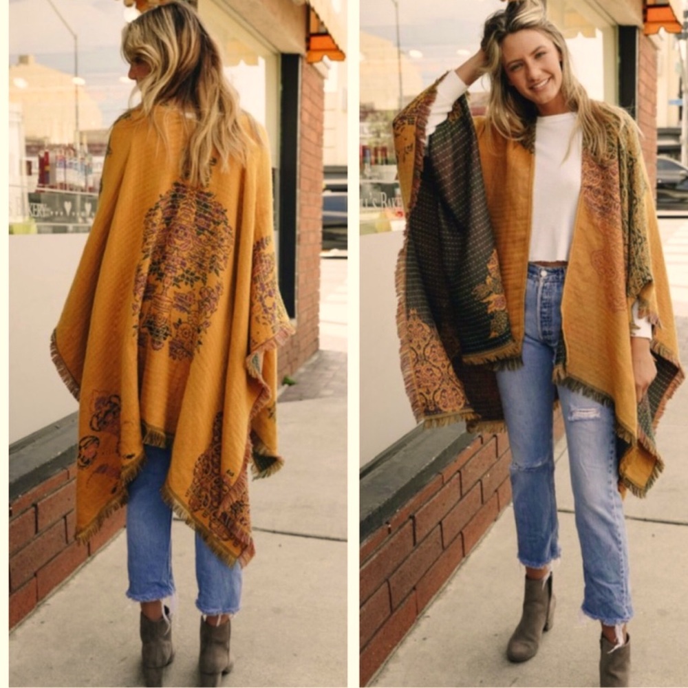 PAISLEY-Medallion Print Ruana Poncho